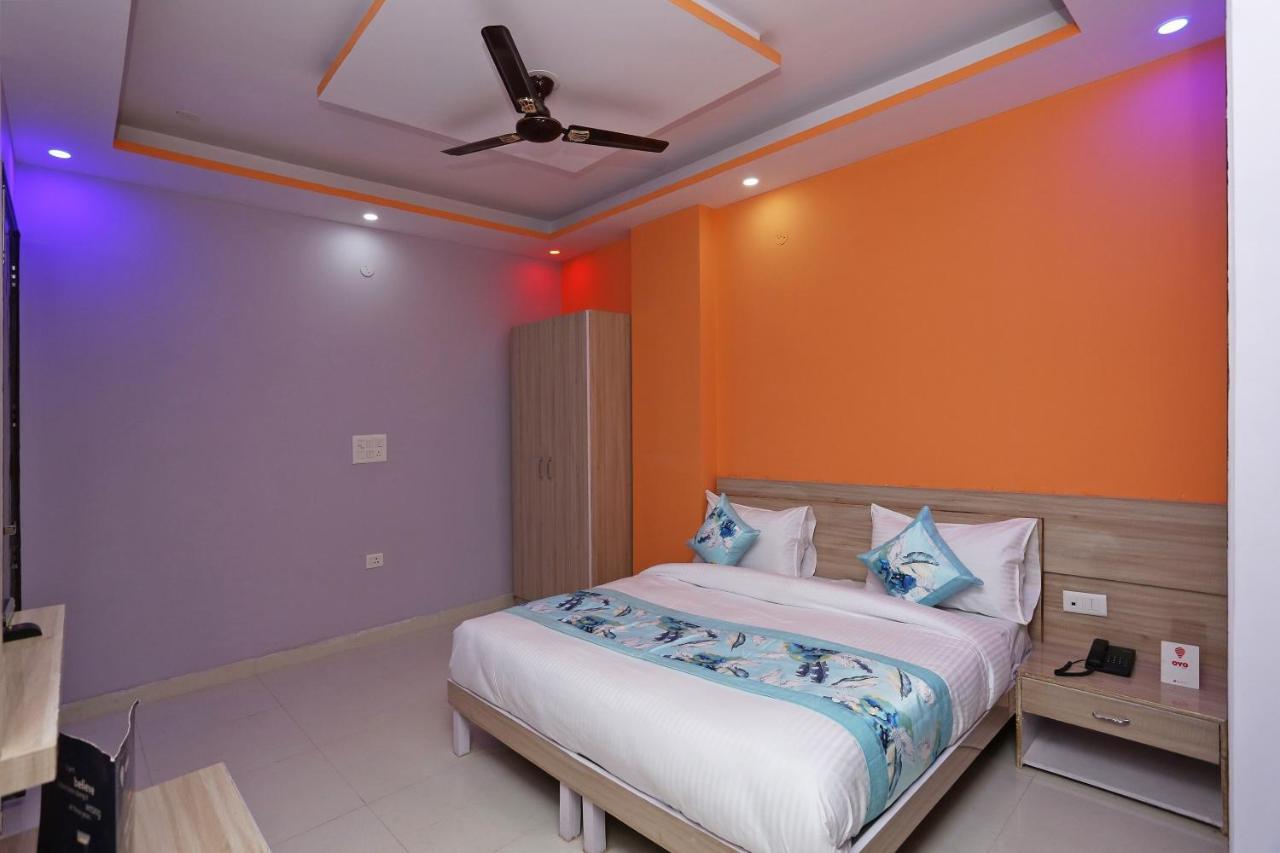 Hotel Oyo Rose Residency Near Dwarka Sector 9 Metro Station Neu-Delhi Exterior foto